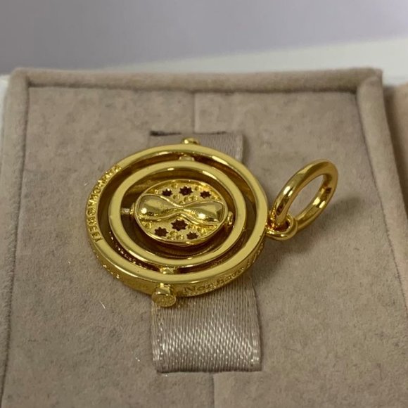 Pandora Harry Potter, Spinning Time Turner Pendant - Picture 2 of 7